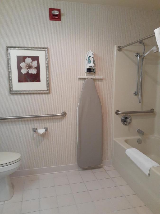 Country & By Radisson, Freeport, Il 3* Freeport