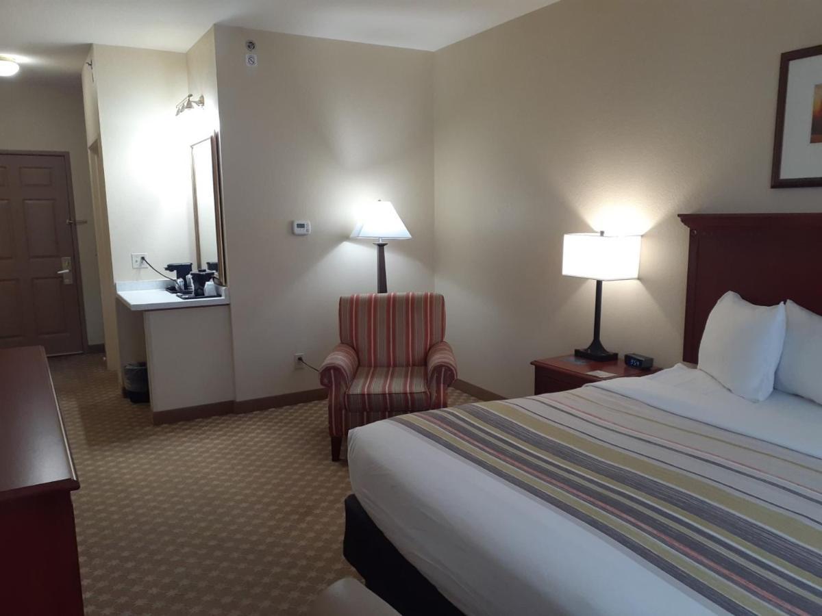 Country & By Radisson, Freeport, Il Hotel