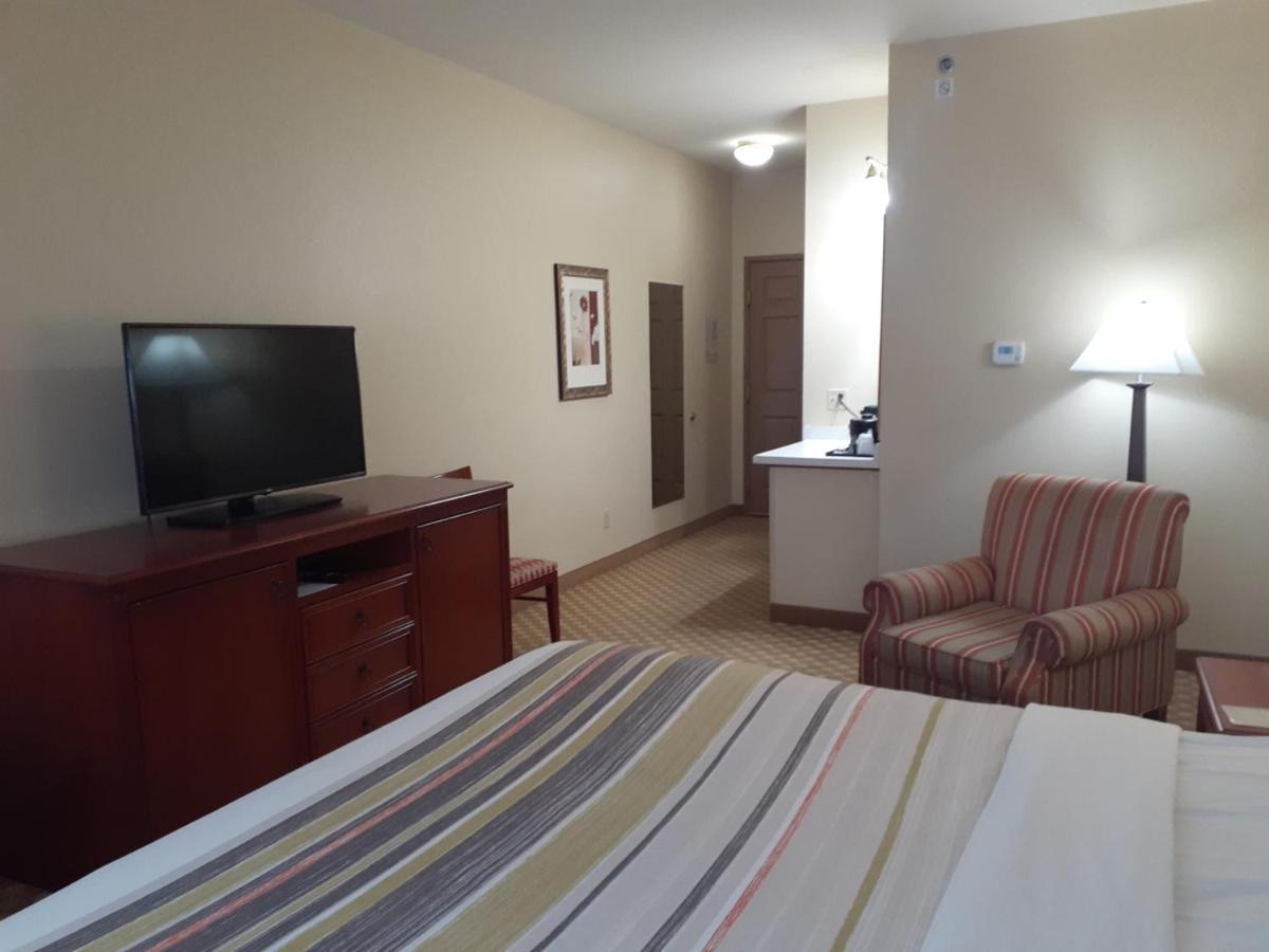Hotel Country & By Radisson, Freeport, Il 3*