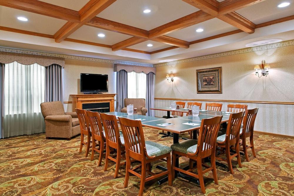 Hotel Country & By Radisson, Freeport, Il