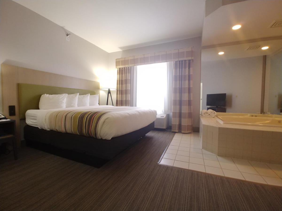 Country & By Radisson, Freeport, Il 3* Freeport