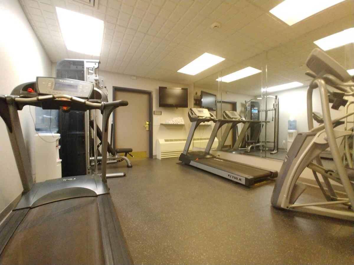 Country & By Radisson, Freeport, Il 3* Freeport