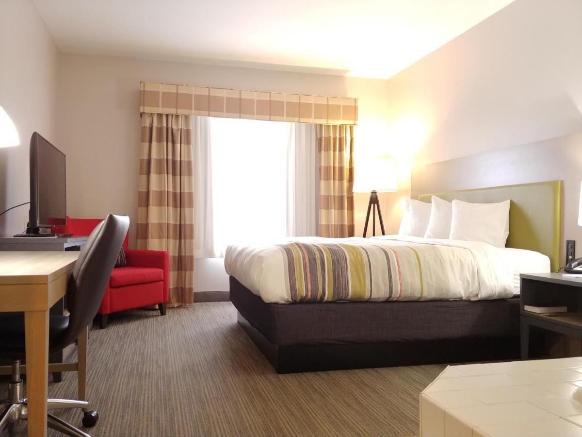 Hotel Country & By Radisson, Freeport, Il 3*